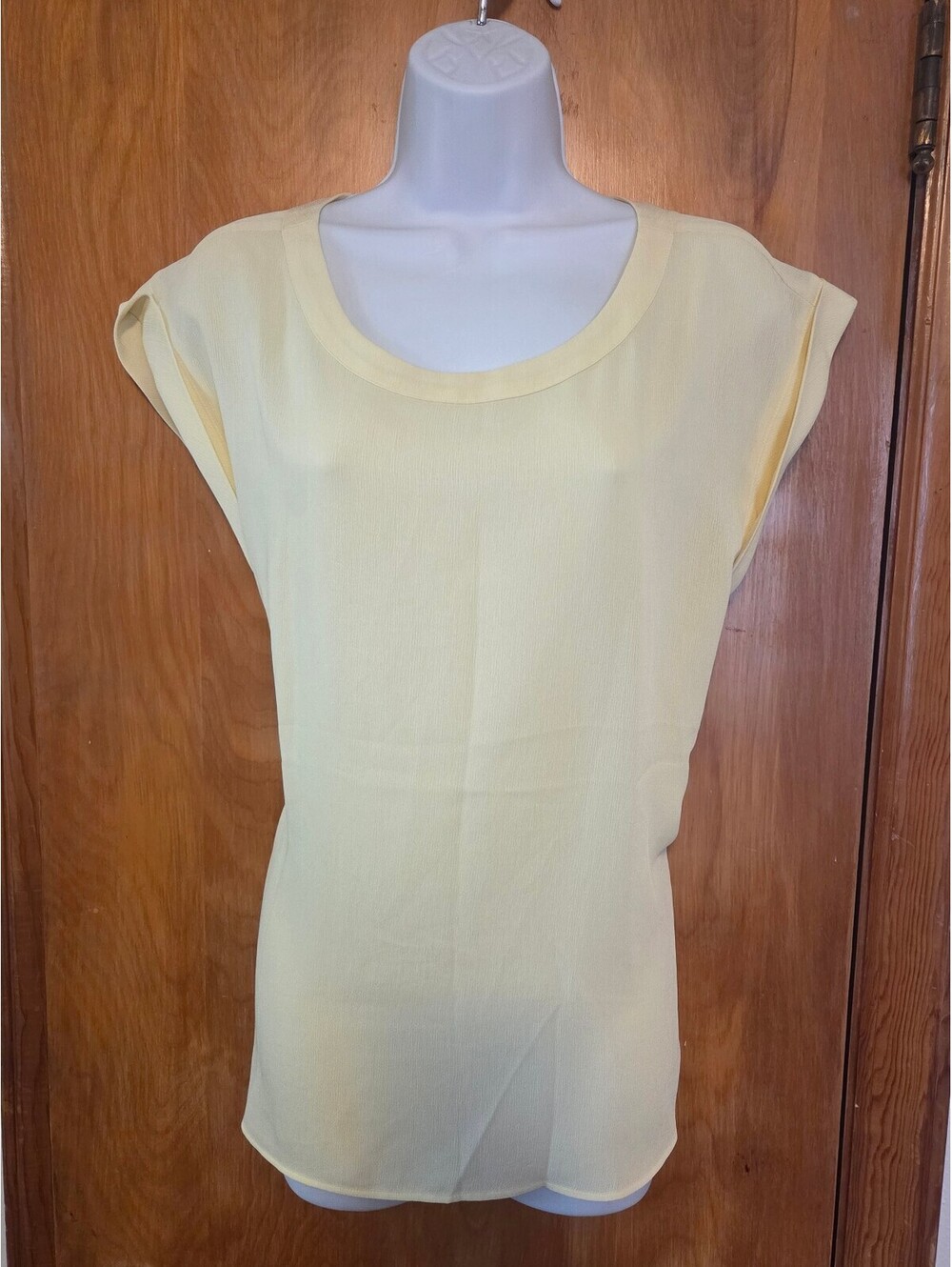 Ann Taylor Light Yellow Cap Sleeve Blouse Size L NWT